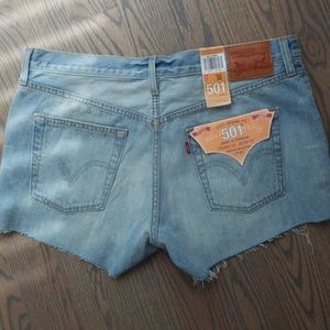 NWT! Levi jean short!